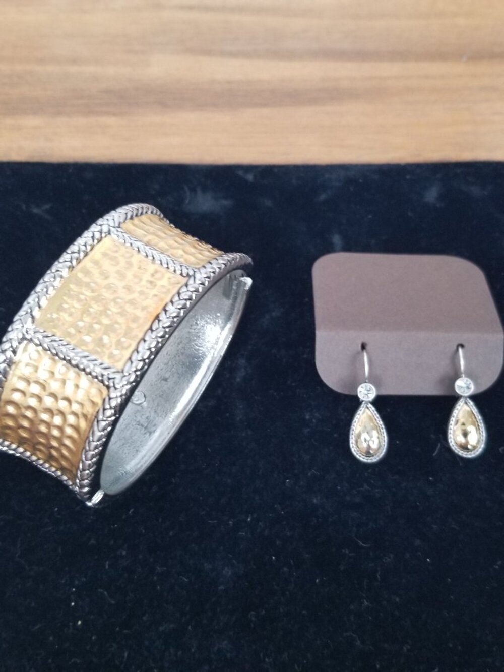 Premier Designs Hinged Bracelet and Earring Set Hammered Gold and Silver